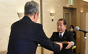 記事「中小企業を応援し12年超!商議所・丸山会頭に市表彰を贈呈」の画像