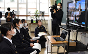 記事「真珠湾攻撃80年 ハワイの中学生と平和交流」の画像