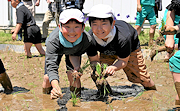 記事「米フェス初！希望が丘小学校で米作りに挑戦」の画像