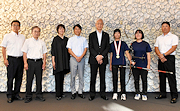 記事「大島小6年生、アーチェリー全国優勝を報告」の画像