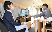 記事「患者の負担を軽減！オンライン診療車を県内初導入」の画像