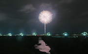 記事「慰霊の想いを夜空へ」の画像