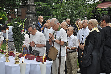 「戦災殉難者墓前法要」の画像