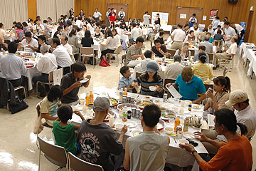 「審査員は特別審査員10人と市民の80人」の画像