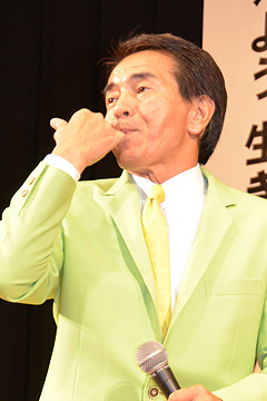「江戸家猫八さんがトキの鳴き声を披露」の画像