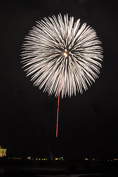 「鎮魂の花火「白菊」」の画像