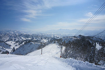 「晴天時の古志高原スキー場」の画像