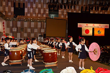 「長生保育園の園児による太鼓の演奏」の画像