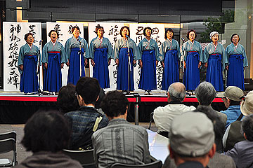 「書道吟や五十六小唄を披露」の画像