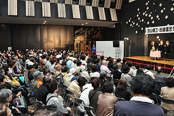 「加山さんは「長岡花火は世界一」と語る」の画像