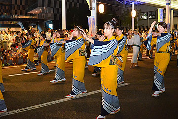 「約4,800人の踊り手による大民踊流し」の画像