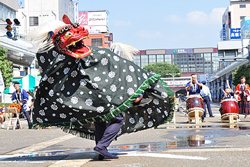 「石巻市の“渡波獅子風流”」の画像