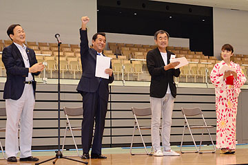 「応援団長に就任した加山さんが抱負を語る」の画像