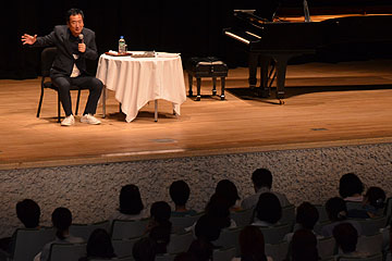 「作曲家・三枝成彰さんのトークショーを開催」の画像