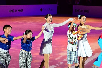 「地元クラブ選手などのみなさんがオープニングを飾る」の画像