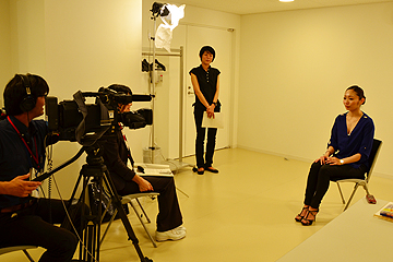 「今月号では安藤美姫さんのインタビューを掲載」の画像