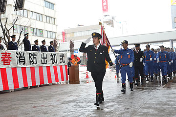 「消防団員の分列行進」の画像