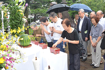 「「戦災殉難者墓前法要」」の画像