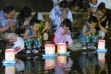 「「柿川灯籠流し」」の画像