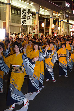 「4,800人の踊り手が参加した大民踊流し」の画像