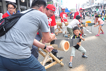 「三島丸太早切り体験コーナー」の画像