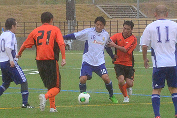 「引退試合を終えたばかりの三浦淳寛さん」の画像