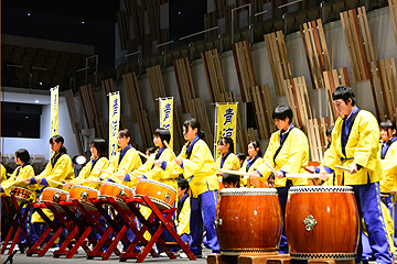 「中之島中学校による清涼太鼓の演奏」の画像