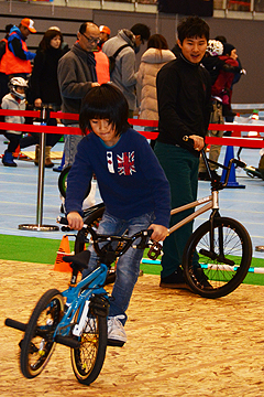 「自転車パフォーマンス」の画像