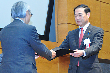 「日本建築学会賞の贈呈式」の画像