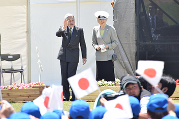 「お手植え会場の川口きずな館前広場」の画像