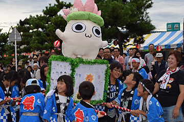 「ユニークな子ども神輿」の画像