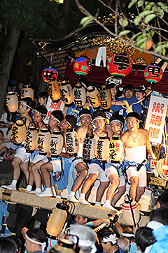 「都野神社に奉納する「登り屋台」」の画像