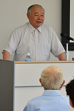 「名誉館長の小林達雄さん」の画像