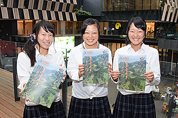 「テスト勉強に来ていた高校生にＰＲ協力いただきました」の画像