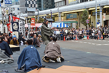 「「米百俵の精神」を伝える寸劇」の画像