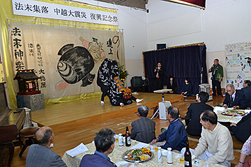 「神楽や天神囃子を披露」の画像