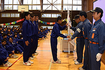 「地域のヒーローにエールを送りたいと激励会を行いました」の画像