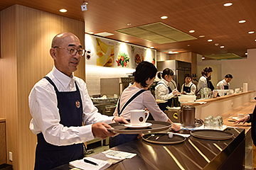 「店長の桐生さん」の画像