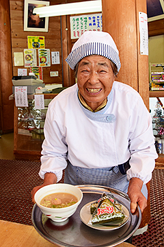 「食堂で味わえる「やまこし汁」」の画像