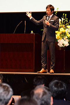 「荻原次晴さんの特別講演も」の画像