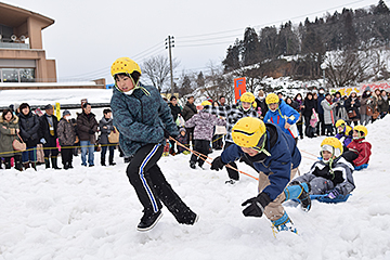 「「雪上そりレース」」の画像