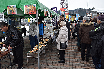 「グルメテント村」の画像