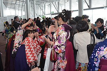 「別れを惜しむ姿が見受けられました」の画像