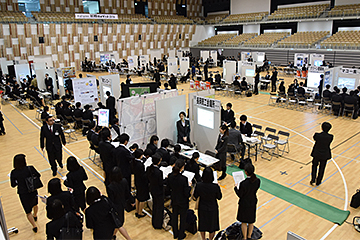 「アオーレ長岡で合同企業説明会を開催」の画像