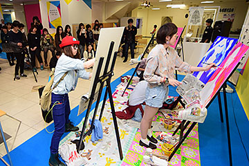 「パフォーマンスや体験会」の画像