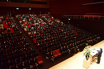 「長岡造形大学の入学式をリリックホールで行いました」の画像
