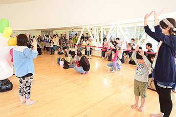「子育ての駅は長岡オリジナルの「保育士のいる公園」」の画像