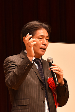 「記念講演会には、サッカー解説者の山本昌邦さんが登場」の画像