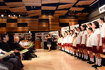「長岡少年少女合唱団は平和の願いを込め合唱」の画像