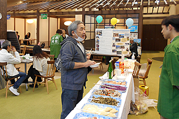 「おいしい郷土料理や地酒を味わってもらいながら」の画像